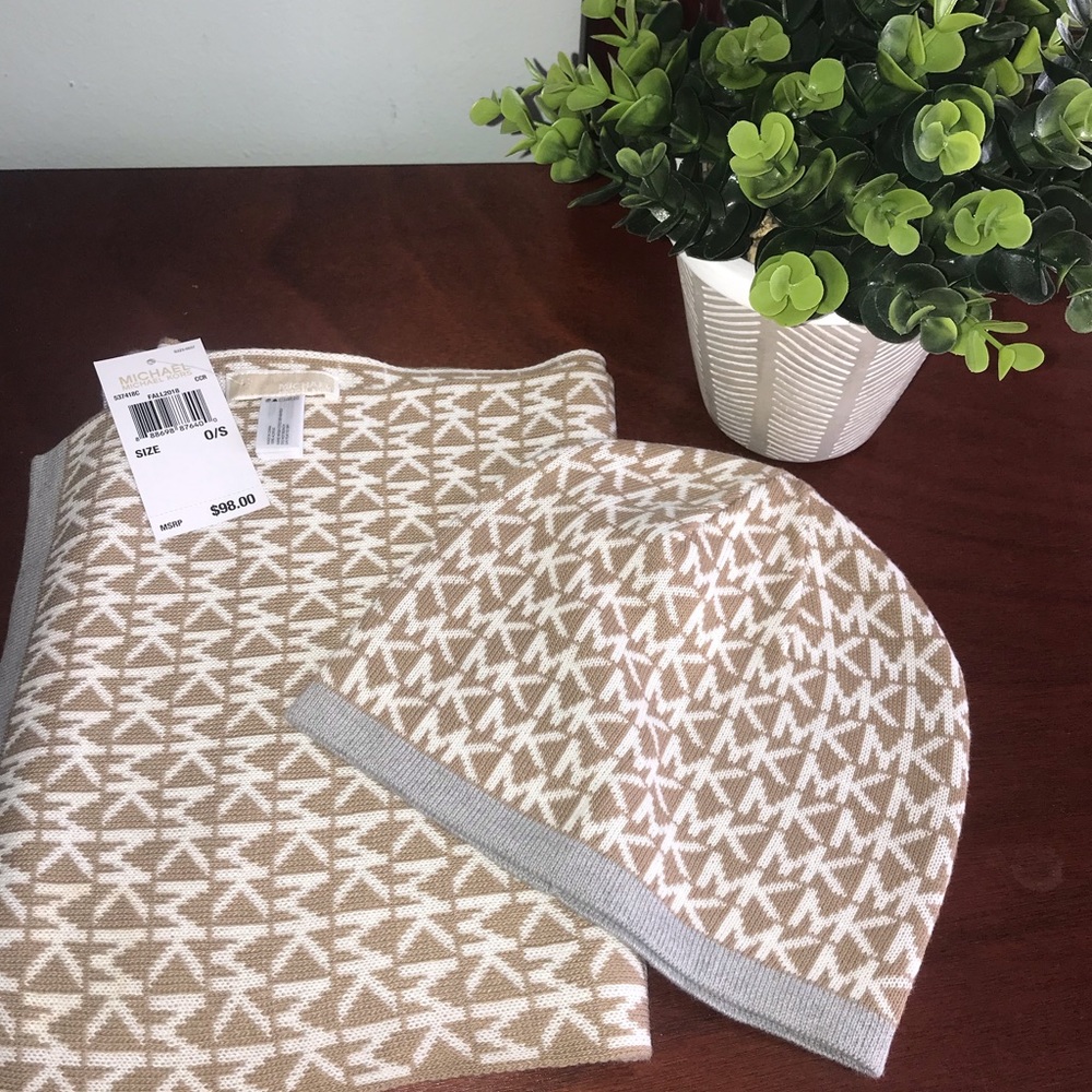 Michael Kors Scarf and Hat Set - Picture 1 of 2